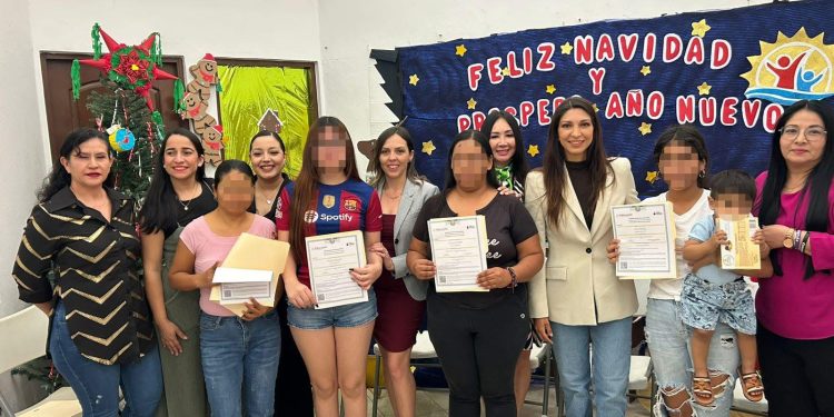CINCO MUJERES CONCLUYEN ESTUDIOS DE SECUNDARIA A TRAVÉS DEL PROGRAMA EDUCATIVO DEL CENTRO DE JUSTICIA PARA LAS MUJERES EN LOS CABOS