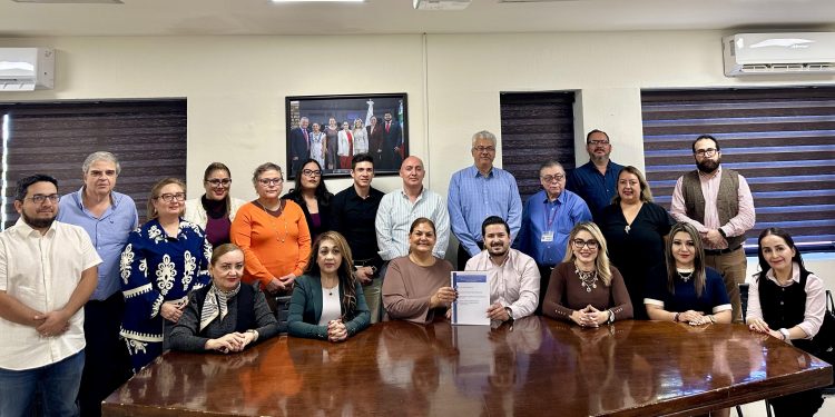 PARTICIPA REBECA BARRERA AMADOR EN MESA DE TRABAJO DE LA COMISIÓN DE PUNTOS CONSTITUCIONALES Y DE JUSTICIA DEL CONGRESO DEL ESTADO DE BCS.
