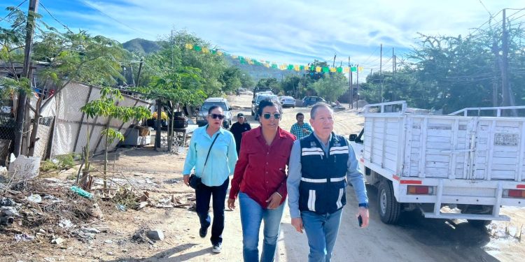 REALIZA DELEGADA KARINA DE LA O RECORRIDO PARA FORTALECER SEGURIDAD EN COLONIA EL CARIBE