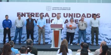 GOBERNADOR VÍCTOR CASTRO REFUERZA EQUIPAMIENTO INSTITUCIONAL CON NUEVA ENTREGA DE VEHÍCULOS