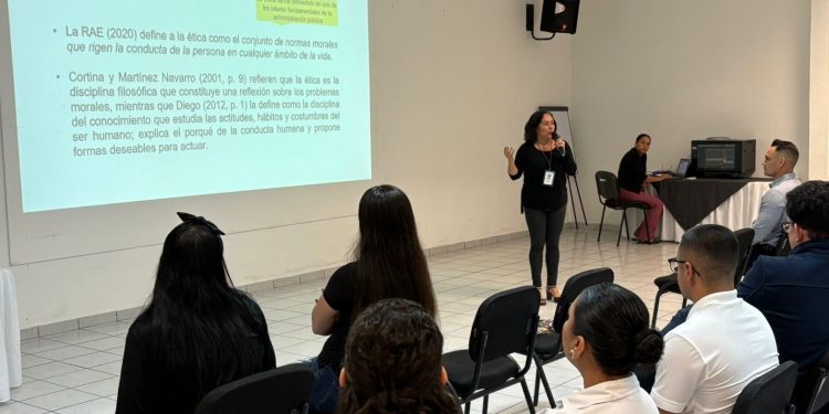 SECRETARIO GENERAL DE GOBIERNO ENCABEZA CELEBRACIÓN POR EL DÍA DE LA SECRETARIA