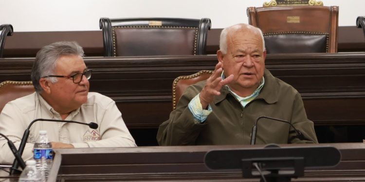 DESTACA GOBERNADOR VÍCTOR CASTRO AVANCES EN ACCIONES DE VIVIENDA EN BCS