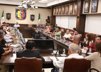 FORTALECE GOBIERNO DEL ESTADO DIÁLOGO CON TRANSPORTISTAS DE LOS CABOS PARA AVANZAR EN SOLUCIONES CON APEGO A LA LEGALIDAD