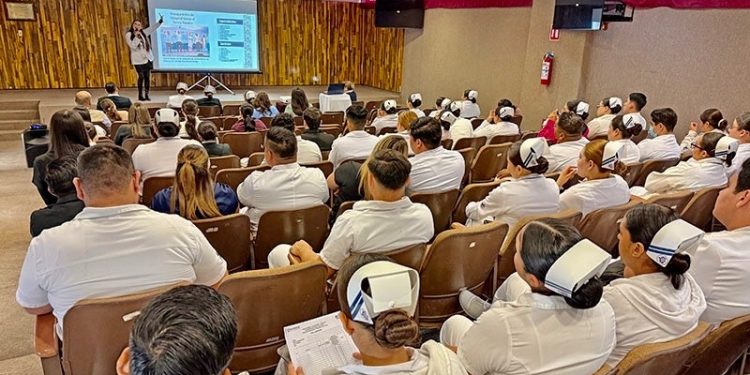 GOBERNADOR VÍCTOR CASTRO REFRENDA SU COMPROMISO CON SERVIDORES PÚBLICOS DE BCS