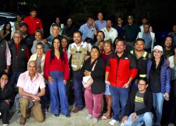 ENCABEZA CHRISTIAN AGÚNDEZ DIÁLOGO DIRECTO CON VECINOS DE LA COLONIA JARDÍNES DEL SOL EN CABO SAN LUCAS