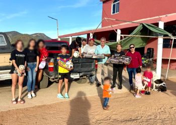 AUTORIDADES DELEGACIONALES CELEBRAN DÍA DE REYES CON FAMILIAS DE MIGRIÑO