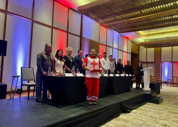 CON EL PROGRAMA “CAZA BACHES”, AYUNTAMIENTO DE LOS CABOS REFUERZA MOVILIDAD EN COLONIAS Y ZONAS FEDERALES