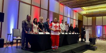 CON EL PROGRAMA “CAZA BACHES”, AYUNTAMIENTO DE LOS CABOS REFUERZA MOVILIDAD EN COLONIAS Y ZONAS FEDERALES