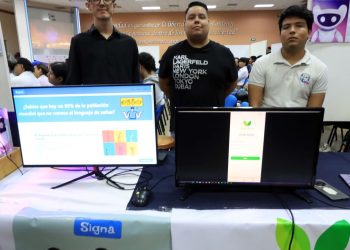 ESTUDIANTES DE LA UABCS TRABAJAN  EN PLATAFORMA INTERACTIVA PARA  TRADUCIR AL LENGUAJE DE SEÑAS MEXICANO