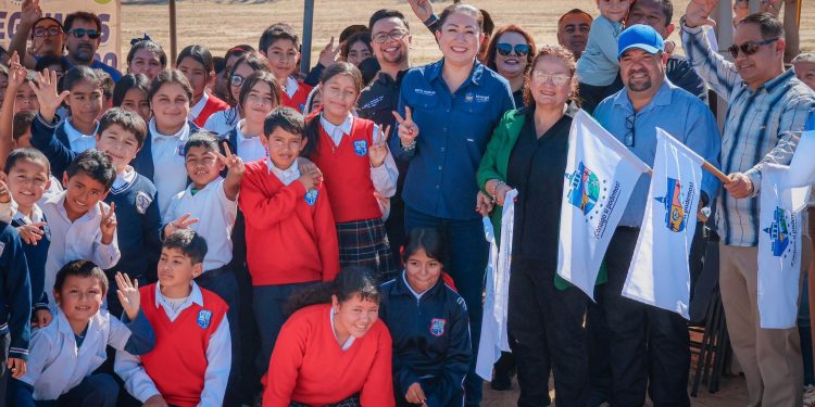 EDITH AGUILAR ENCABEZA ARRANQUE DE OBRA DE MODERNIZACIÓN DEL CAMPO DE FÚTBOL EN EL EJIDO BENITO JUÁREZ