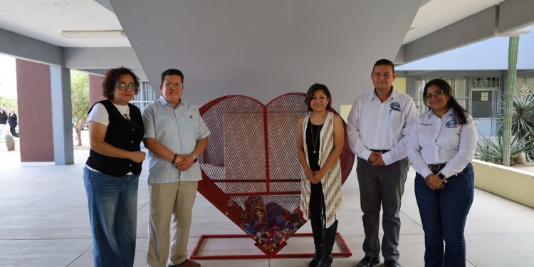 INSTALAN EN LA UABCS CONTENEDORES DE TAPITAS “ DESTAPANDO SONRISAS, MOVIENDO CORAZONES “ EN APOYO A LA LUCHA CONTRA EL CÁNCER INFANTIL
