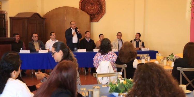 UABCS CONMEMORA EL DÍA DE LA TRABAJADORA UNIVERSITARIA EN RECONOCIMIENTO A SU LABOR