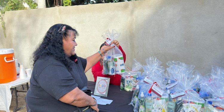 PROGRAMA CINE MÓVIL ACERCA EL SÉPTIMO ARTE A FAMILIAS DE LA COLONIA EL ARENAL, EN CABO SAN LUCAS