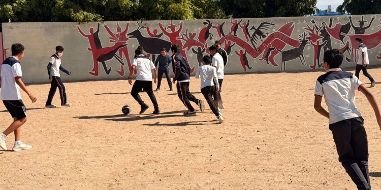 UABCS SE SUMA A MEGA LIMPIEZA ESTATAL DE PLAYAS 2026 “OLA AZUL, MOVIMIENTO QUE UNE, LIMPIA Y TRANSFORMA”