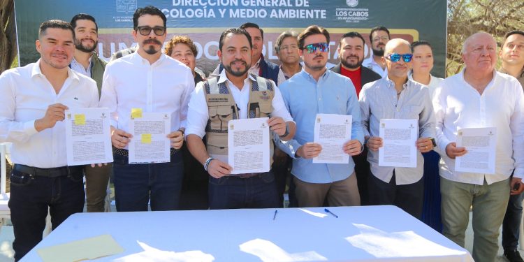 CON TALLER Y PROYECCIÓN DE CORTOMETRAJES, ENOC LEAÑO PARTICIPÓ EN LA SEMANA DEL CINE EN LOS CABOS