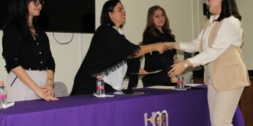 UNIVERSIDAD MUNDIAL ENTREGÓ TÍTULOS A NUEVOS PROFESIONISTAS