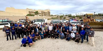    RETIRAN MÁS DE 70 TONELADAS DE PLANTA INVASORA EN EL ESTERO DE SAN JOSÉ DEL CABO