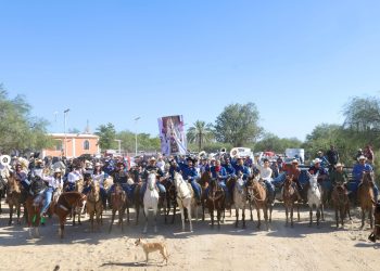 CIENTOS DE JINETES SE DAN CITA EN LA TRADICIONAL CABALGATA DE LA CANDELARIA