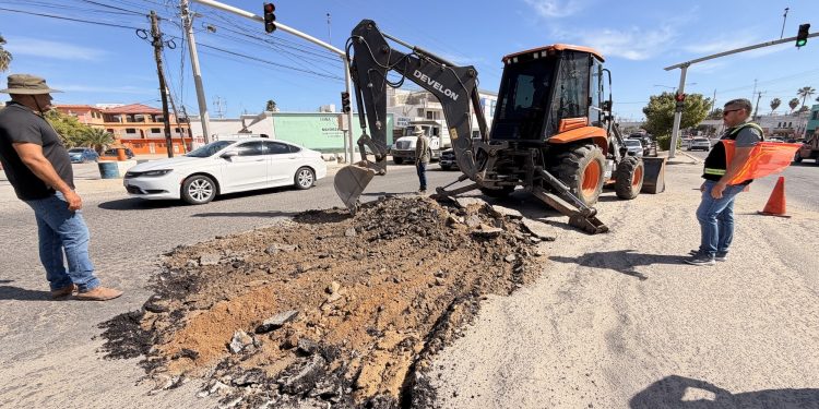 CAZA BACHES FORTALECE LA SEGURIDAD VIAL EN LA COLONIA GUAYMITAS DE SAN JOSÉ DEL CABO