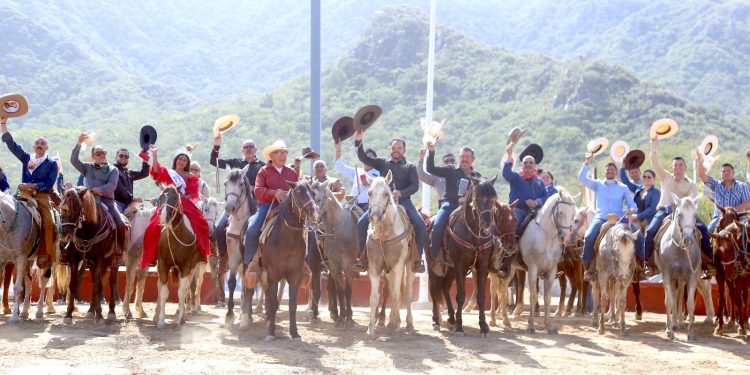 REALIZAN TRADICIONAL CABALGATA DE LAS FIESTAS DE SAN FELIPE 2026