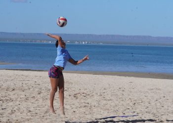 UABCS Y SINDICATO ÚNICO DE TRABAJADORES ADMINISTRATIVOS ALCANZAN ACUERDO SALARIAL  TRAS MESA DE NEGOCIACIONES