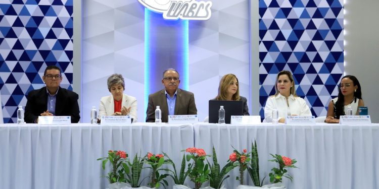 UABCS Y SINDICATO ÚNICO DE TRABAJADORES ADMINISTRATIVOS ALCANZAN ACUERDO SALARIAL  TRAS MESA DE NEGOCIACIONES