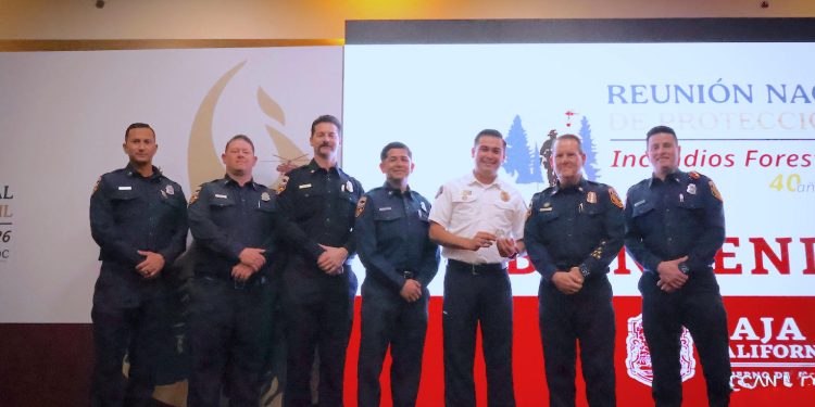 BOMBEROS JOSEFINOS Y CAL FIRE IMPULSAN CAPACITACIÓN BINACIONAL EN COMBATE DE INCENDIOS FORESTALES