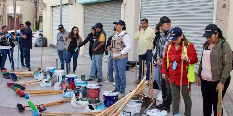 AYUNTAMIENTO DE LOS CABOS Y API BCS REALIZAN TRABAJOS DE MANTENIMIENTO EN EL CENTRO DE CABO SAN LUCAS