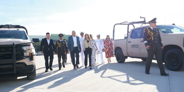 GOBERNADOR VÍCTOR MANUEL CASTRO COSÍO ASISTE A CEREMONIA POR EL DÍA DEL EJÉRCITO MEXICANO