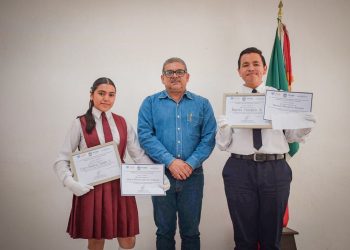 REALIZA AYUNTAMIENTO DE MULEGÉ CONCURSO MUNICIPAL DE DECLAMACIÓN “CONTIGO HONRAMOS NUESTRA BANDERA”