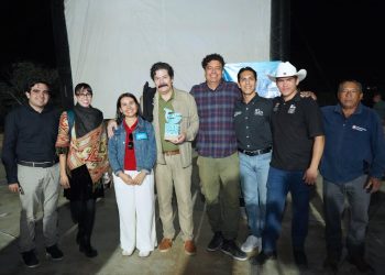    CON TALLER Y PROYECCIÓN DE CORTOMETRAJES, ENOC LEAÑO PARTICIPÓ EN LA SEMANA DEL CINE EN LOS CABOS