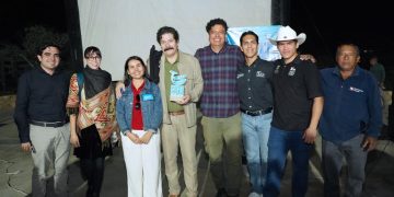    CON TALLER Y PROYECCIÓN DE CORTOMETRAJES, ENOC LEAÑO PARTICIPÓ EN LA SEMANA DEL CINE EN LOS CABOS