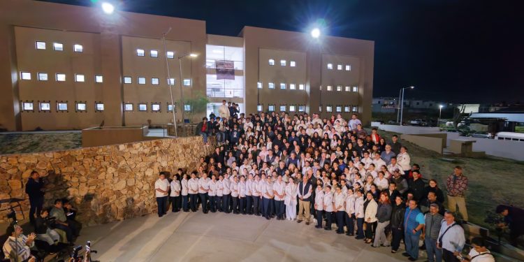 GOBIERNO Y UABCS INAUGURAN SEDE LOS PORTALES EN CSL; SE FORTALECE LA EDUCACIÓN DE LAS NUEVAS GENERACIONES