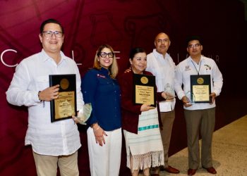 CECyTEBCS DESTACA ENTRE LOS MEJORES SUBSISTEMAS EN EL PAIS