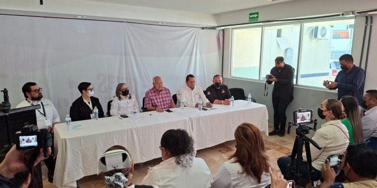 GOBERNADOR VÍCTOR CASTRO REALIZA GIRA DE SUPERVISIÓN EN SALUD Y ANUNCIA NUEVAS OBRAS EN LOS CABOS