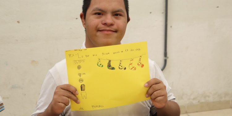 GOBERNADOR VÍCTOR CASTRO ENCABEZA CONMEMORACIÓN DEL 220 ANIVERSARIO DEL NATALICIO DE BENITO JUÁREZ EN LORETO