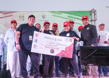 JARETSY GUADALUPE HERMINA ESPINOZA ES ELECTA REINA DE LAS FIESTAS TRADICIONALES SAN JOSÉ DEL CABO 2026   