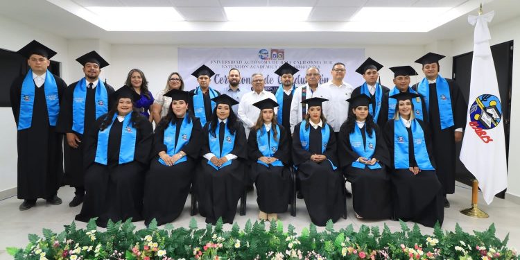 UABCS ENTREGA UNA GENERACIÓN MÁS DE  EGRESADOS Y EGRESADAS DE SU  EXTENSIÓN ACADÉMICA CIUDAD INSURGENTES