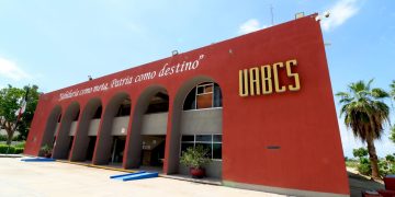LA UABCS CUMPLE 50 AÑOS DE VIDA ACADÉMICA AL SERVICIO DE BAJA CALIFORNIA SUR