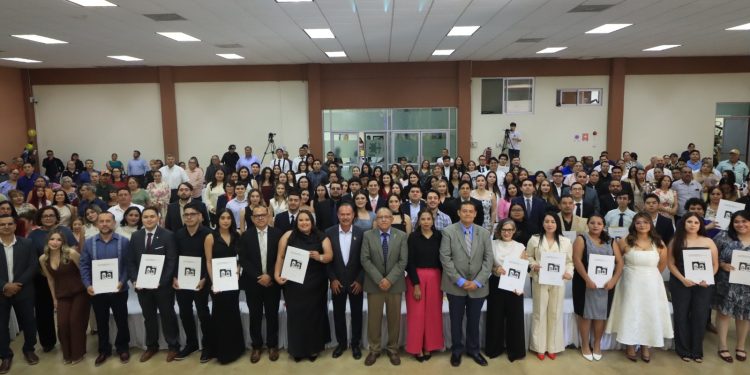 UABCS ENTREGA 268 TÍTULOS Y GRADOS ACADÉMICOS A EGRESADAS Y EGRESADOS DE TODO EL ESTADO