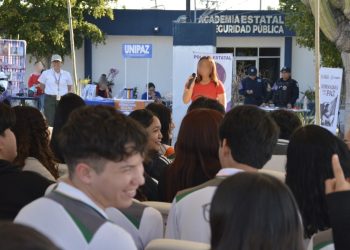POLICÍA ESTATAL REALIZA FORO PREVENTIVO CON ESTUDIANTES DEL COLEGIO DE ESTUDIOS CIENTÍFICOS Y TECNOLÓGICOS DEL ESTADO EN LA PAZ