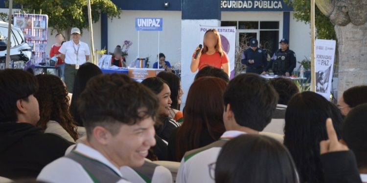 POLICÍA ESTATAL REALIZA FORO PREVENTIVO CON ESTUDIANTES DEL COLEGIO DE ESTUDIOS CIENTÍFICOS Y TECNOLÓGICOS DEL ESTADO EN LA PAZ