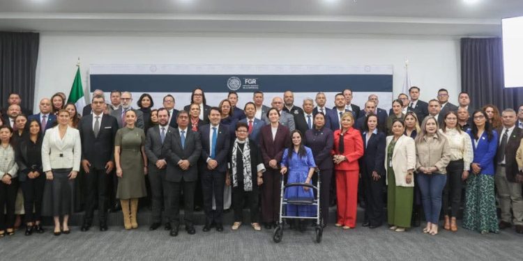 ASISTE FISCAL ESPECIALIZADA DE LA PGJE AL PRIMER ENCUENTRO SOBRE INVESTIGACIÓN Y PERSECUCIÓN DE LA DESAPARICIÓN DE PERSONAS 2026 EN CDMX