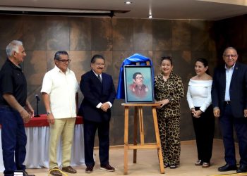 UABCS RINDE HOMENAJE A SU PRIMER RECTOR CON CONFERENCIA MAGISTRAL Y DEVELACIÓN DE RETRATO