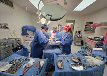 DESARROLLA ISSSTE EN BAJA CALIFORNIA SUR PRIMERA ARTROPLASTIA TOTAL DE RODILLA