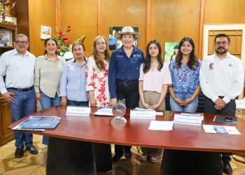 EL NIÑO DANIEL BRAVO MORENO ES NOMBRADO PRESIDENTE MUNICIPAL POR UN DÍA EN MULEGÉ