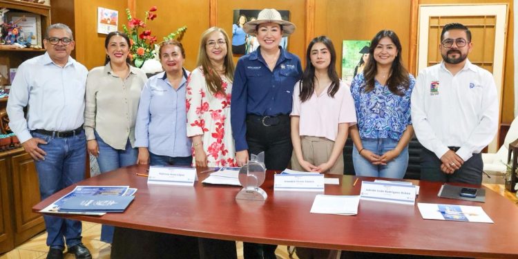 EL NIÑO DANIEL BRAVO MORENO ES NOMBRADO PRESIDENTE MUNICIPAL POR UN DÍA EN MULEGÉ