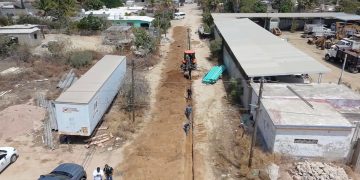 SUPERVISAN PAVIMENTACIÓN CON CONCRETO HIDRÁULICO EN CALLE JACARANDAS EN LA CALLE JACARANDAS EN LA COLONIA LAS VEREDAS