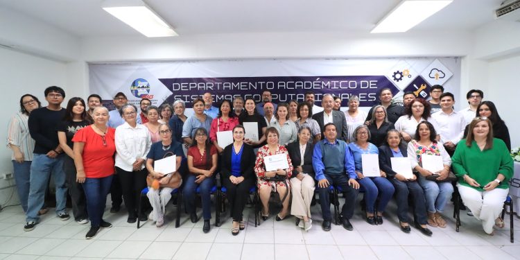 CONCLUYE CON ÉXITO CURSO DE HABILIDADES DIGITALES PARA PERSONAS ADULTAS Y ADULTAS MAYORES EN LA UABCS