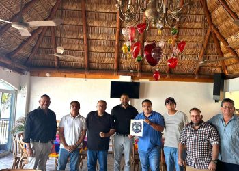 LA LIGA ESTATAL SUDCALIFORNIANA DE BEISBOL OSEL 2026 ESTABLECE PRIMER ACERCAMIENTO CON PERICOS DE PUEBLA